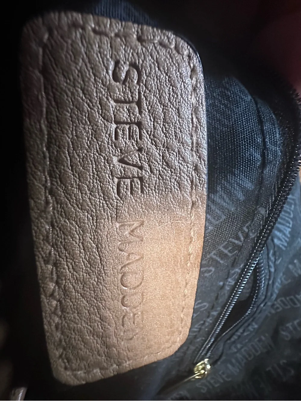 Steve Madden Tan Embossed Crossbody Bag with Gold Chain GUC